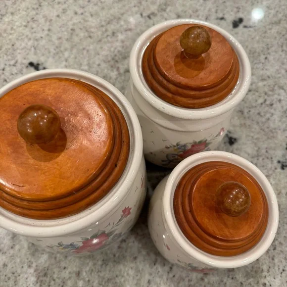 Vintage Floral Ceramic Canister Set with Wooden Lids pink flowers blue bows - Picture 4 of 10